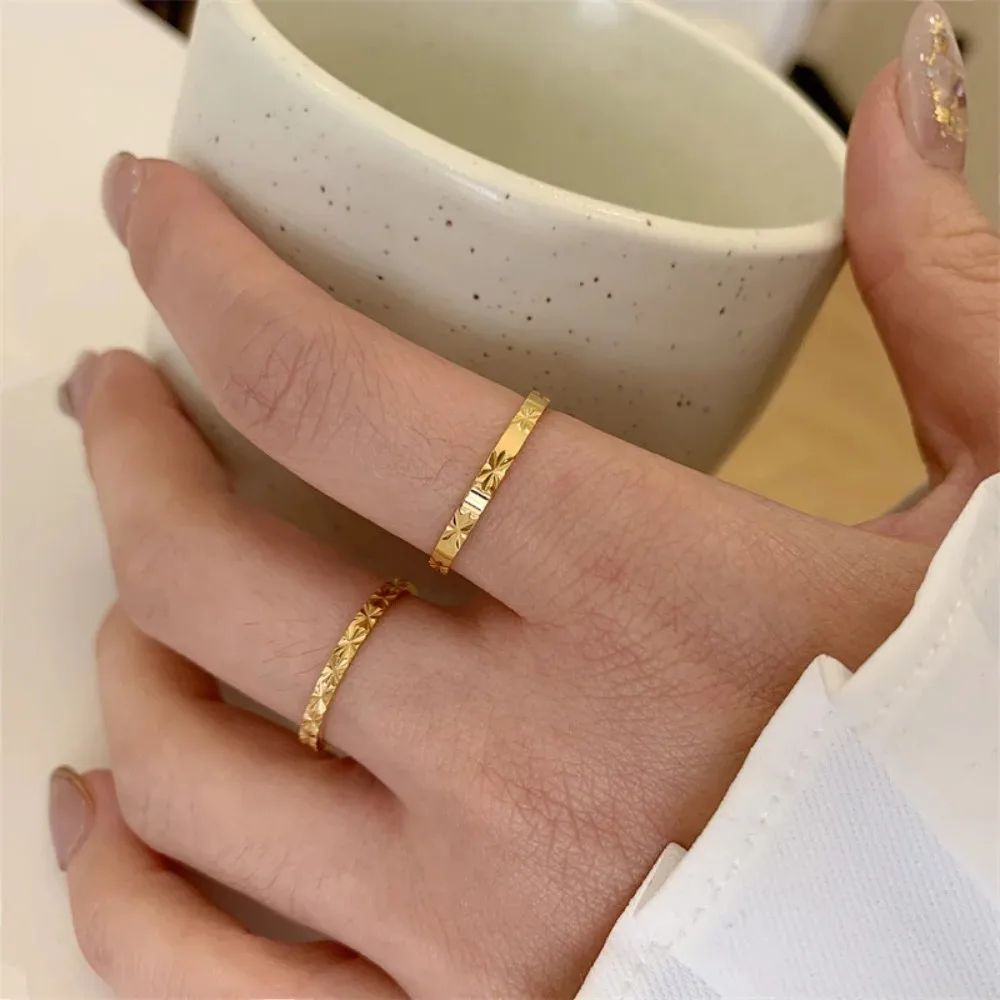 Anel Inox na Cor Ouro – Padrão Starburst T