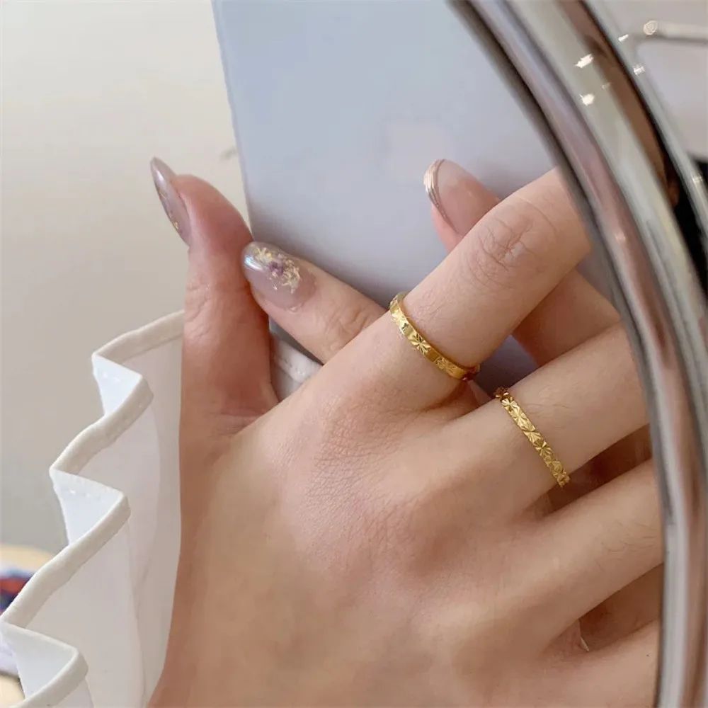 Anel Inox na Cor Ouro – Padrão Starburst T