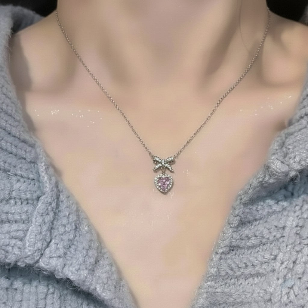 Colar Coração Rosa Trend – Acessório Fashion que Destaca Qualquer Look